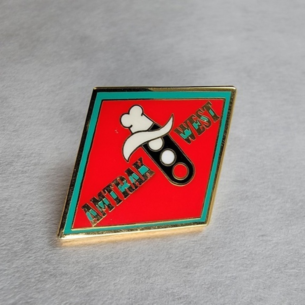 Amtrak West Train Conductor Chef Hat Enamel Lapel Pin Gold Tone Railroadiana